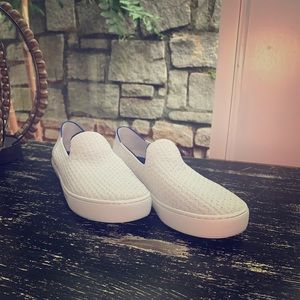 Rothy’s Salt Honeycomb Sneaker, Women’s Size 9